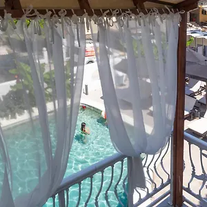 Odysseas Hotell Polikhronon