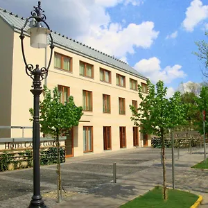 4* Отель Castle Garden